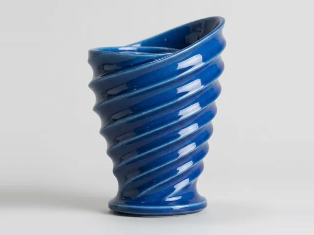 Twisted Spiral Wave Vase, 3D print design, studio view